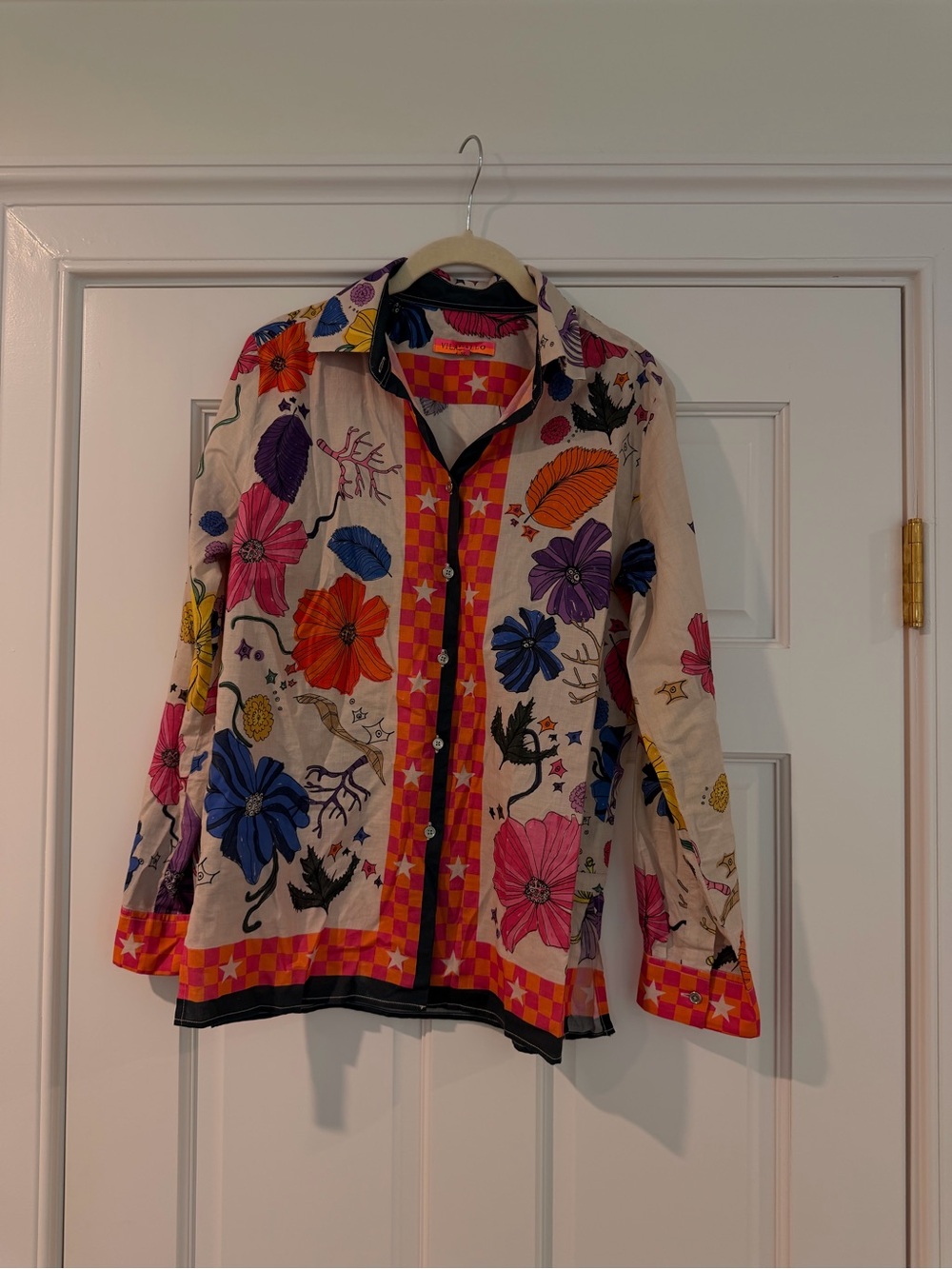 Vilagallo Cream Button-Front Shirt with Multicolor Floral Print